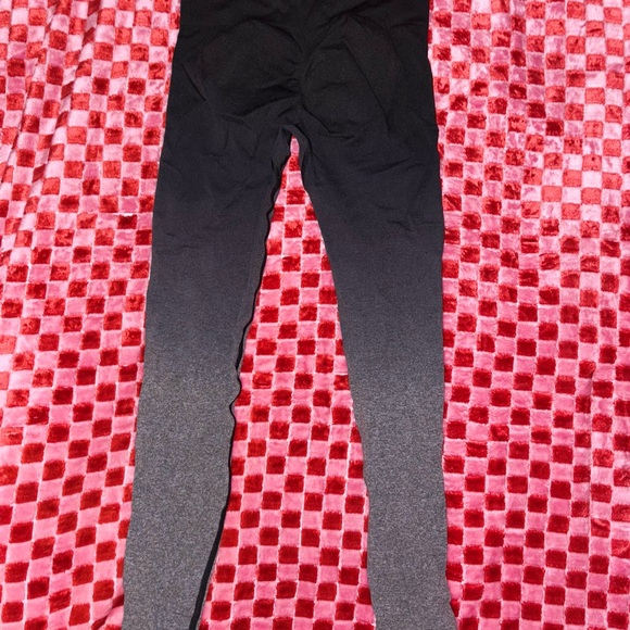 Workout Leggings - Picture 3 of 4